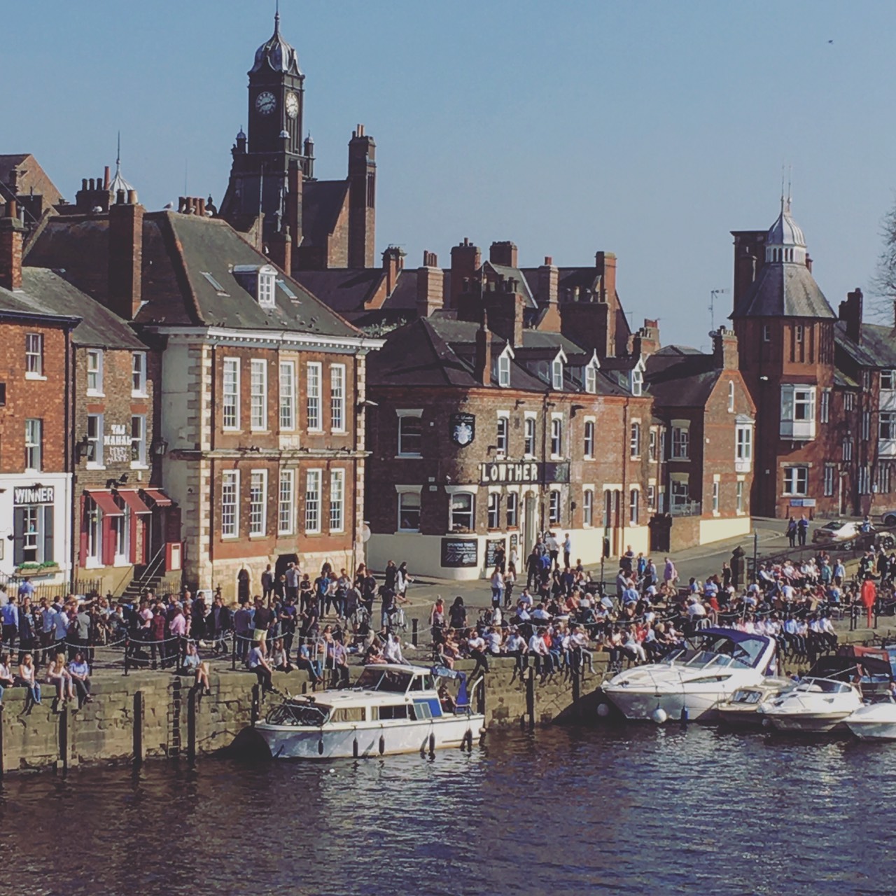 約克烏茲河曬日光浴